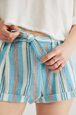 FREE PEOPLE Barbados Blooms Shorts -Free Vibe Shop free people Horizon Combo Barbados Blooms Shorts 2