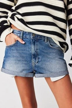 FREE PEOPLE Yours Truly Mid-rise Shorts -Free Vibe Shop free people Riverun Yours Truly Mid rise Shorts 2