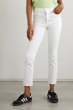 MOTHER + Net Sustain The Dazzler Frayed Cropped Mid-rise Slim Jeans -Free Vibe Shop mother white The Dazzler Verkurzte Halbhohe Jeans Mit Schmalem Bein Und Fransen 2